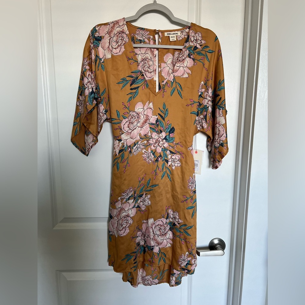NWT Billabong dress
